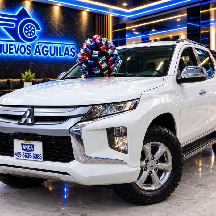 Mitsubishi Pickup en Showroom de Lujo CHAT GPT